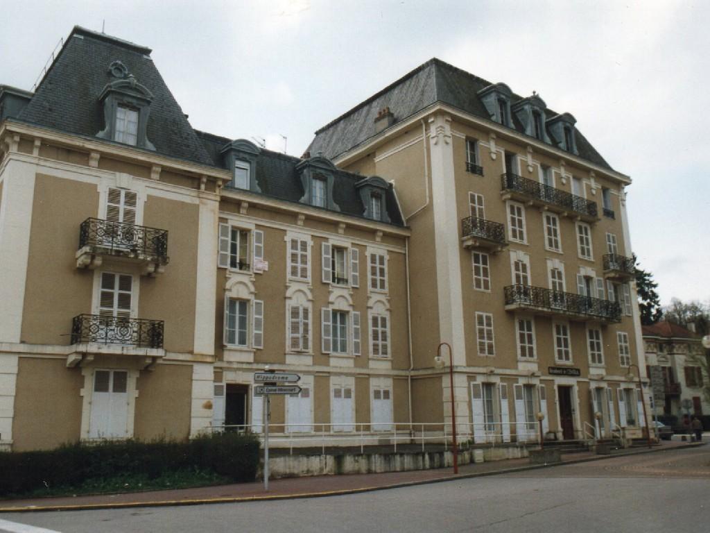 Studio Le Central Apartment Vittel Exterior photo